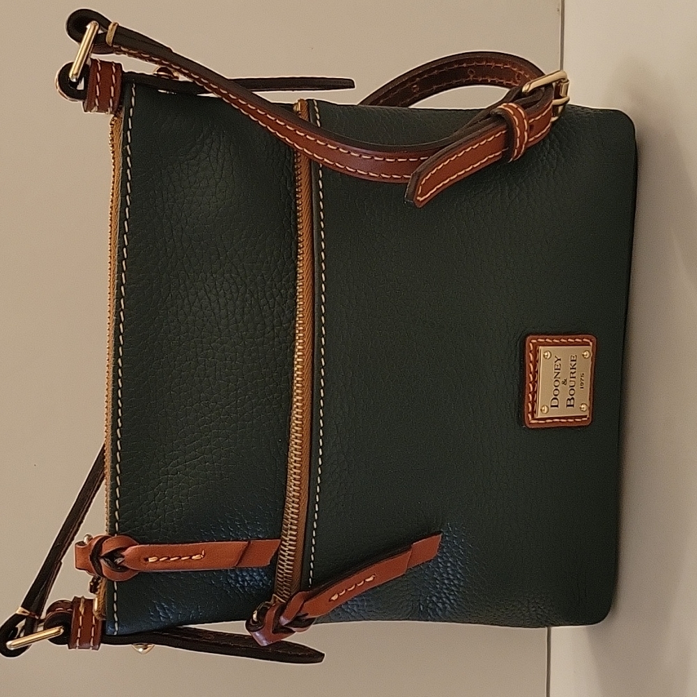 Dooney & Bourke Green Leather Pebble Grain Zip Crossbody Shoulder Bag